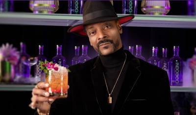 Celebrate National Gin and Tonic Day With Snoop Dogg’s Strawberry Cocktail - variety.com