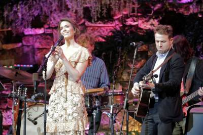 Mandy Moore And Taylor Goldsmith Pen Sweet Lullaby For Gus - etcanada.com - Taylor - city Moore