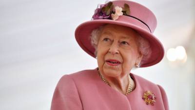 Queen Elizabeth Returns to Work Following Prince Philip’s Death - www.glamour.com