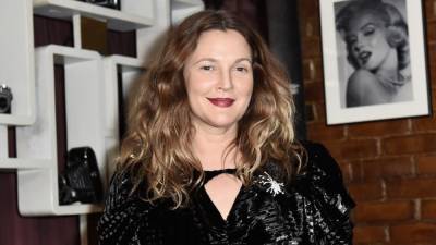 Drew Barrymore Reveals Her Favorite Oscars Look of All Time and More Style Tips (Exclusive) - www.etonline.com