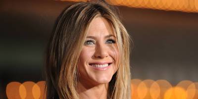 Jennifer Aniston Loves To Talk About 'The Bachelor' When She Gets Her Hair Done - www.justjared.com