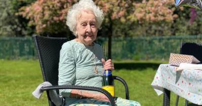 'I’m just very fortunate, darling': 101-year-old celebrates monumental birthday after Covid put a halt on 100th event - www.manchestereveningnews.co.uk