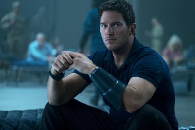 Chris Pratt Is Ready To Fight Aliens In The First Look At The Sci-Fi Movie ‘The Tomorrow War’ - etcanada.com