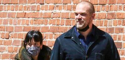 David Harbour Shows Off Shaved Heads While Out with Wife Lily Allen - www.justjared.com - Britain - New York