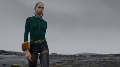 Yves Saint Laurent Hosts Virtual Fashion Show For Women’s Winter 2021 Collection - etcanada.com