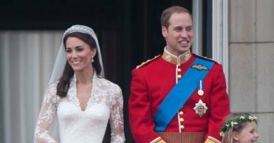 Why Prince William didn't look at Kate Middleton as she walked down the aisle at the royal wedding - www.ok.co.uk