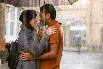 Felicity Jones & Shailene Woodley Movie ‘The Last Letter From Your Lover’ Sets Summer Release On Netflix - deadline.com - Britain - France - county Jones