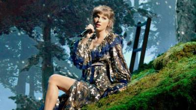 Taylor Swift Shares 'Fearless (Taylor's Version)' Tracklist - www.etonline.com