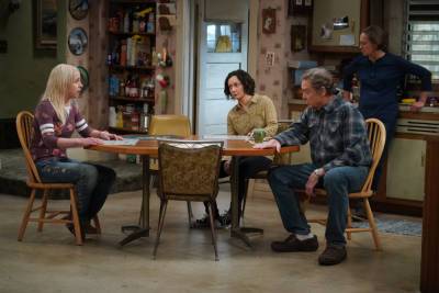 ‘The Conners’ Stars Sara Gilbert, John Goodman, Laurie Metcalf & Lecy Goranson Close New Deals As ABC Comedy Zeroes In On Season 4 Renewal - deadline.com