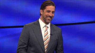 Aaron Rodgers Pays Tribute to Alex Trebek During 'Jeopardy!' Guest Hosting Debut - www.etonline.com