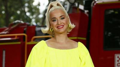 Katy Perry Says She Swore Off Secular Music After Buying This 'American Idol' Guest's CD as a Teen - www.etonline.com - USA