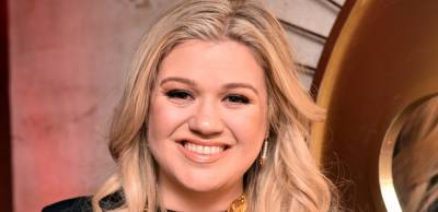 Kelly Clarkson Reveals the Only Song She's Afraid to Cover - www.justjared.com - Spain