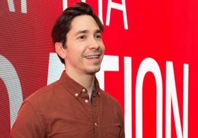 Justin Long Teams Up With Sarah Ramos For Hilarious Spoof Of Selma Blair In ‘Cruel Intentions’, See The Star’s Epic Reaction - etcanada.com - county Blair