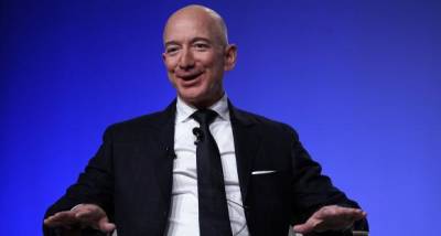 Amazon CEO Jeff Bezos buys MASSIVE yacht packed with a support ship, helipad & more for USD 500 million - www.pinkvilla.com