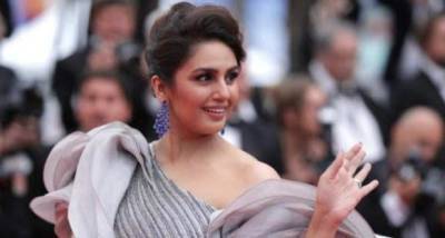 Huma Qureshi shares a BTS pic from ‘Army of the Dead’ with Ella Purnell: Just regular on set Hollywood glamour - www.pinkvilla.com - USA