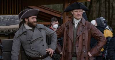 Outlander shares behind the scenes snap of Jamie Fraser and Roger Mac and fans can't wait for season 6 - www.dailyrecord.co.uk