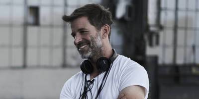 Zack Snyder Reveals Why He Actually Did Ban Chairs From 'Army Of The Dead' Set - www.justjared.com
