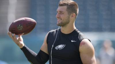 Tim Tebow Officially Signs With Jacksonville Jaguars as Tight End - www.etonline.com - city Jacksonville