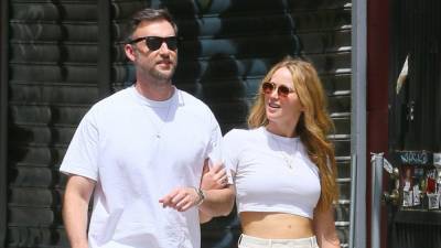 Jennifer Lawrence and Husband Cooke Maroney Sport Matching Outfits in Rare Outing - www.etonline.com - New York - city Lawrence - county Cooke