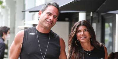 RHONJ's Teresa Giudice Packs On the PDA with Boyfriend Louie Ruelas in Beverly Hills! - www.justjared.com - Mexico - Beverly Hills - New Jersey