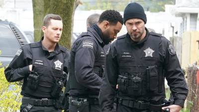 'Chicago P.D.' Boss Teases 'Shocking Ending' to Season 8 Finale (Exclusive) - www.etonline.com - Chicago