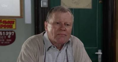 Corrie fans delighted by Roy Cropper's youthful hair transformation - www.ok.co.uk