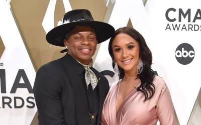 Country Star Jimmie Allen And Alexis Gale Tie The Knot - etcanada.com - county Rich