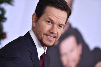Mark Wahlberg Shows He’s On His Way To Reaching 30 Pound Weight Gain Goal - etcanada.com