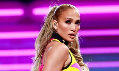 Jennifer Lopez is giving us major abs envy in quirky sports bra - hellomagazine.com