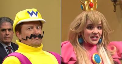 Elon Musk and Grimes Play Wario And Princess Peach on ‘Saturday Night Live’ as She Makes Surprise Cameo - www.usmagazine.com - Italy