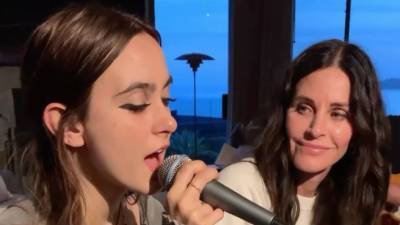 Courteney Cox Performed a Gorgeous Taylor Swift Cover With Her 16-Year-Old Daughter - www.glamour.com