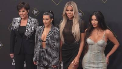'KUWTK': The Kardashians and Fans React to Watching Series Finale - www.etonline.com