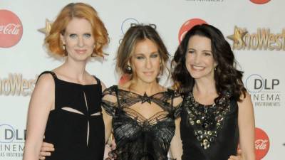 Sarah Jessica Parker Shares Pics From First Table Read for 'Sex and the City' Revival - www.etonline.com - county York - city Charlotte, county York