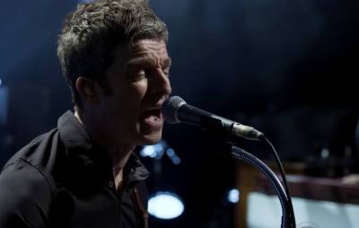 Watch Noel Gallagher play Oasis’ classic ‘Don’t Look Back in Anger’ on CBS This Morning - www.nme.com