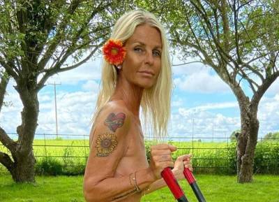 Ulrika Jonsson celebrates milestone with fully naked photo in her wellies - evoke.ie