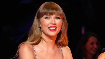 Taylor Swift Says Red (Taylor's Version) Will Include 30 Songs - www.glamour.com