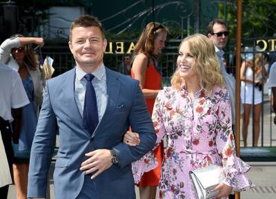 Amy Huberman buys husband Brian O’Driscoll the most iconically cringe Father’s Day gift - evoke.ie