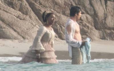 Jonah Hauer-King & Noma Dumezweni Seen for First Time on 'Little Mermaid' Set - www.justjared.com - Italy