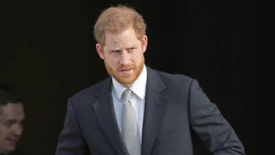 Prince Harry Arrives in the UK Ahead of Princess Diana Statue Unveiling - www.etonline.com - Britain