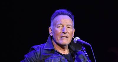 Bruce Springsteen talks of DWI arrest during Broadway show - www.wonderwall.com - New York - New Jersey