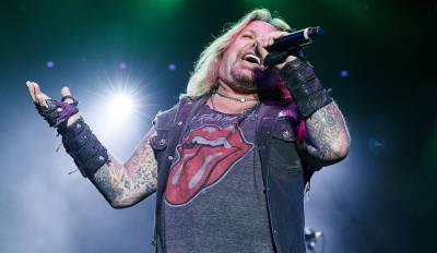 Mötley Crüe singer Vince Neil cuts solo gig short after voice gives out: ‘I’m sorry, guys’ - www.foxnews.com - state Iowa