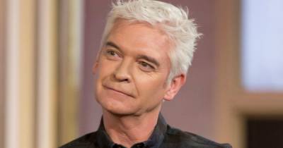 Phillip Schofield wears Pride badge on This Morning in first nod to sexuality since coming out - www.ok.co.uk