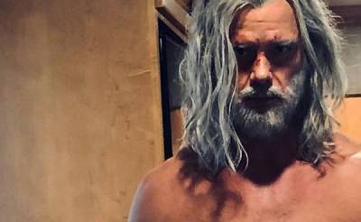 'Jupiter's Legacy' Star Josh Duhamel Shares Hot Shirtless Selfie After Being 'Dumped by Netflix' - www.justjared.com