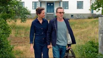 ‘Bergman Island’ Trailer: Mia Hansen-Løve’s Cannes-Bound Relationship Drama Stars Vicky Krieps, Tim Roth & Mia Wasikowska - theplaylist.net