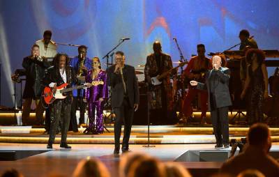 Earth, Wind & Fire return to live performing with drive-in MS benefit show - www.nme.com - California - county Davis