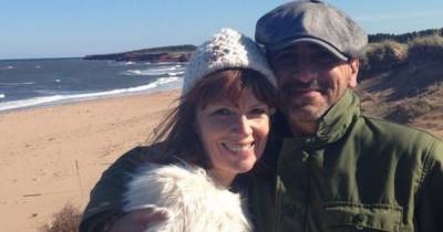 Corrie actor Chris Gascoyne on his co-star wife and drastic weight loss for Peter Barlow role - www.manchestereveningnews.co.uk