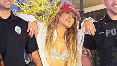 J.Lo Rocks Daisy Dukes Bikini Top In Miami After Visiting Ben Affleck In L.A. — Pics - hollywoodlife.com - Hollywood - Miami