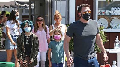 Ben Affleck Jennifer Lopez Lovingly Gaze At Each Other After Grabbing Lunch With Their Kids - hollywoodlife.com