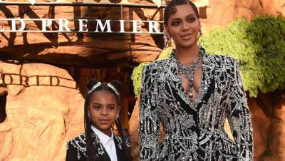 Beyoncé Rocks Bright Yellow Shorts To Take Daughter Blue Ivy, 9, Shopping At F.A.O. Schwarz — See Pics - hollywoodlife.com - Manhattan - county Love
