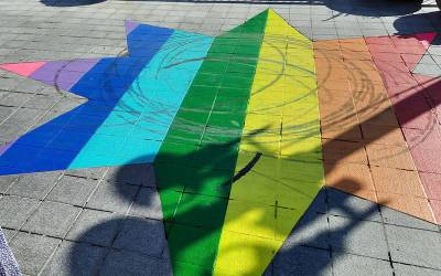 Rainbow Star Vandalised Just Hours After Completion - gaynation.co - Finland
